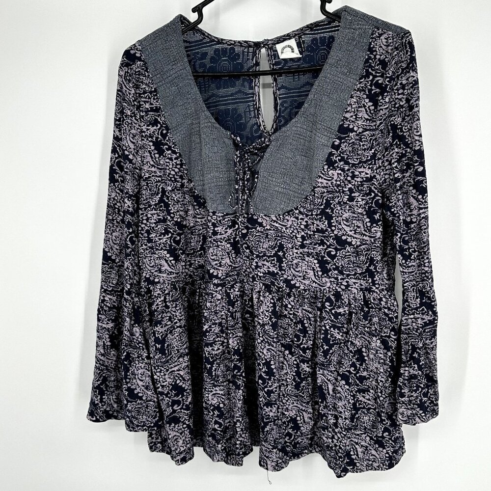 Anthropologie Akemi Kin Top Size Medium Marcella Lace Up Scoop Neck Boho Bell Sl
